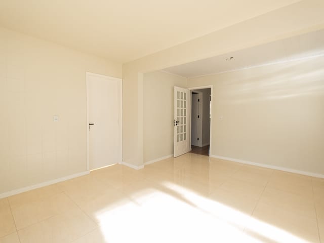 Casa 2 quartos e 2 banheiros, à venda, no bairro Centro em Pelotas