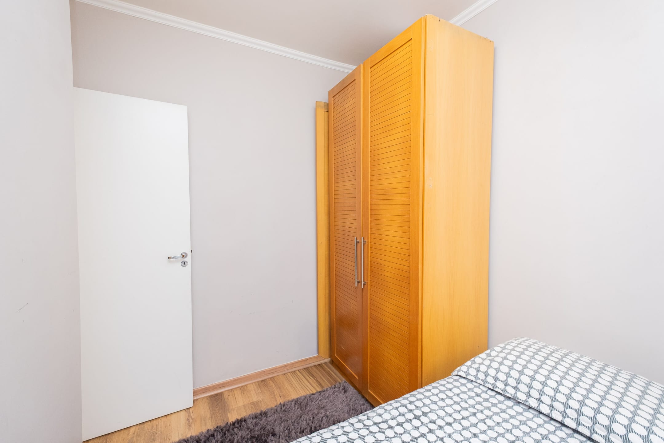 Casa à venda no Moradas Club 1, Três Vendas - 70 m², 3 quartos (sendo 1 suíte), lareira e cozinha planejada com churrasqueira. - 15