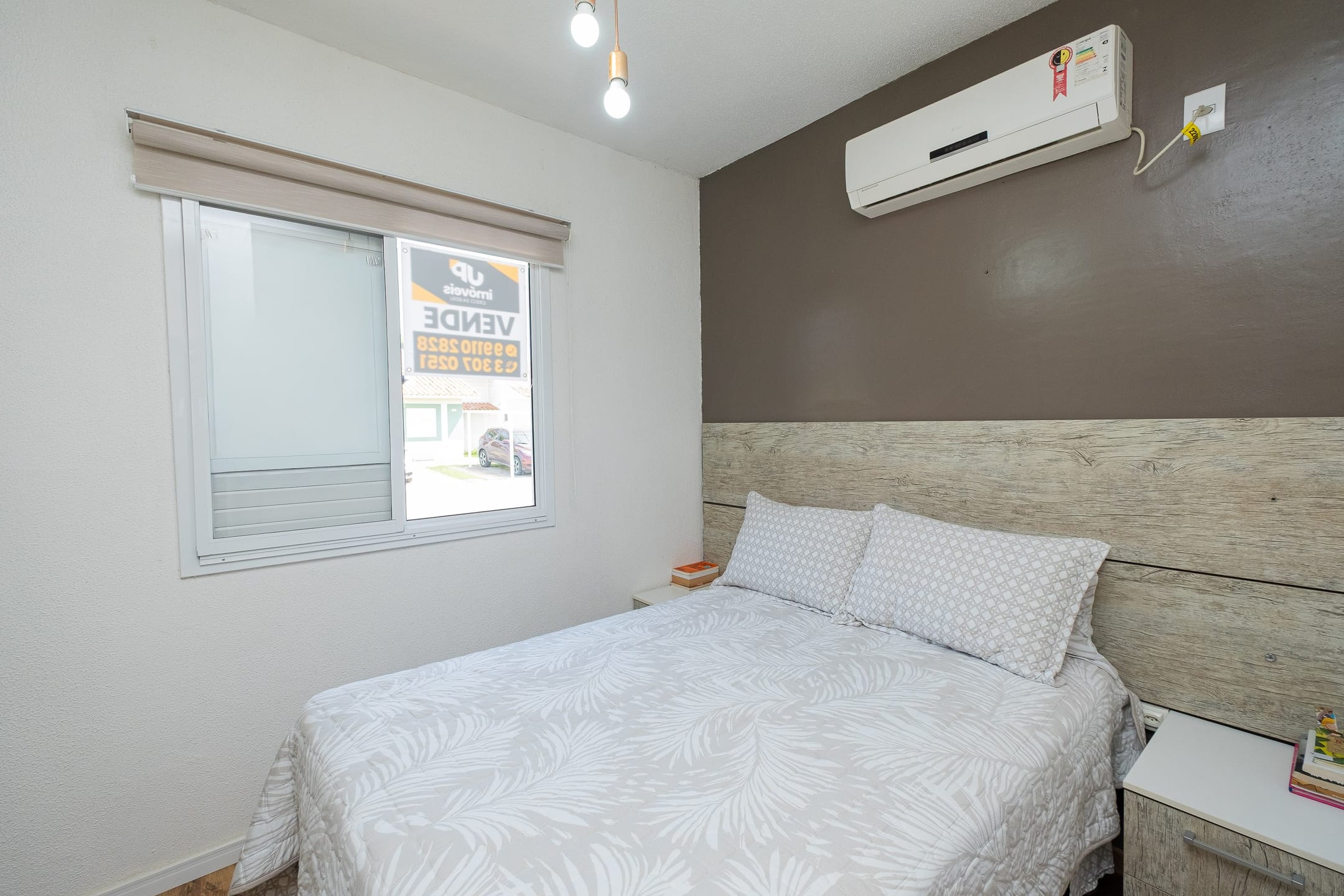 Casa à venda no Moradas Club 1, Três Vendas - 70 m², 3 quartos (sendo 1 suíte), lareira e cozinha planejada com churrasqueira. - 8