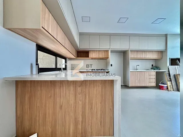 Casa com 200m² 3 quartos e 4 banheiros, à venda, no bairro Jardim Regente em Indaiatuba