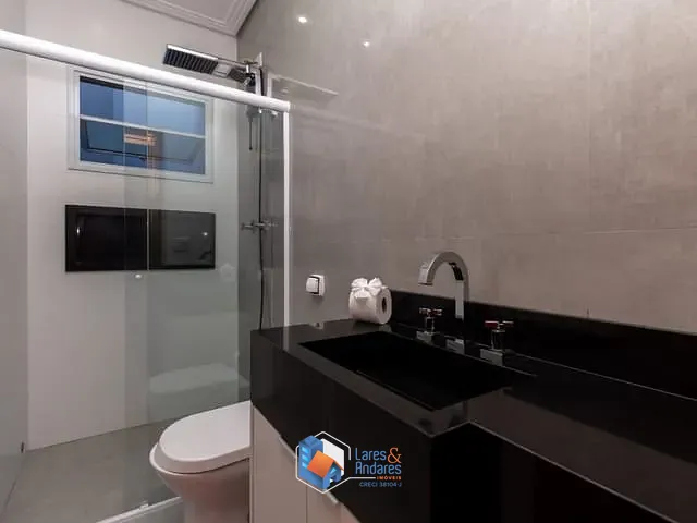 Casa com 183m² 3 quartos e 5 banheiros, à venda, no bairro Parque São Domingos em São Paulo