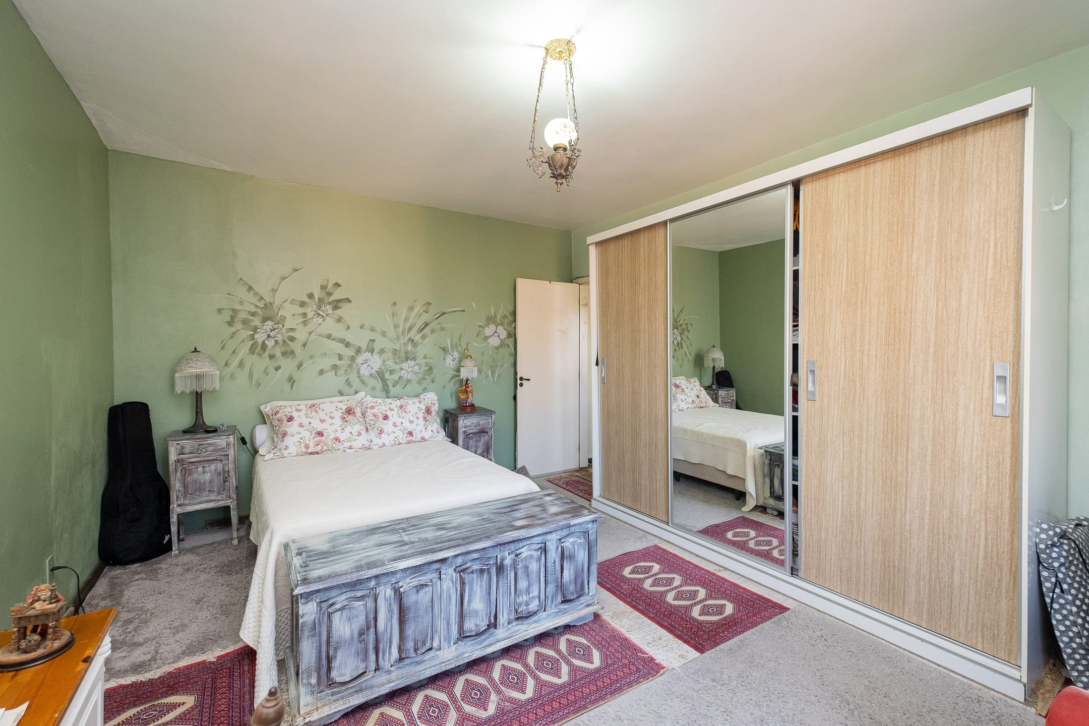 Casa à venda no centro de Pelotas - 322 m², 4 quartos (sendo 2 suítes), área gourmet com churrasqueira e amplo pátio com piscina. - 16