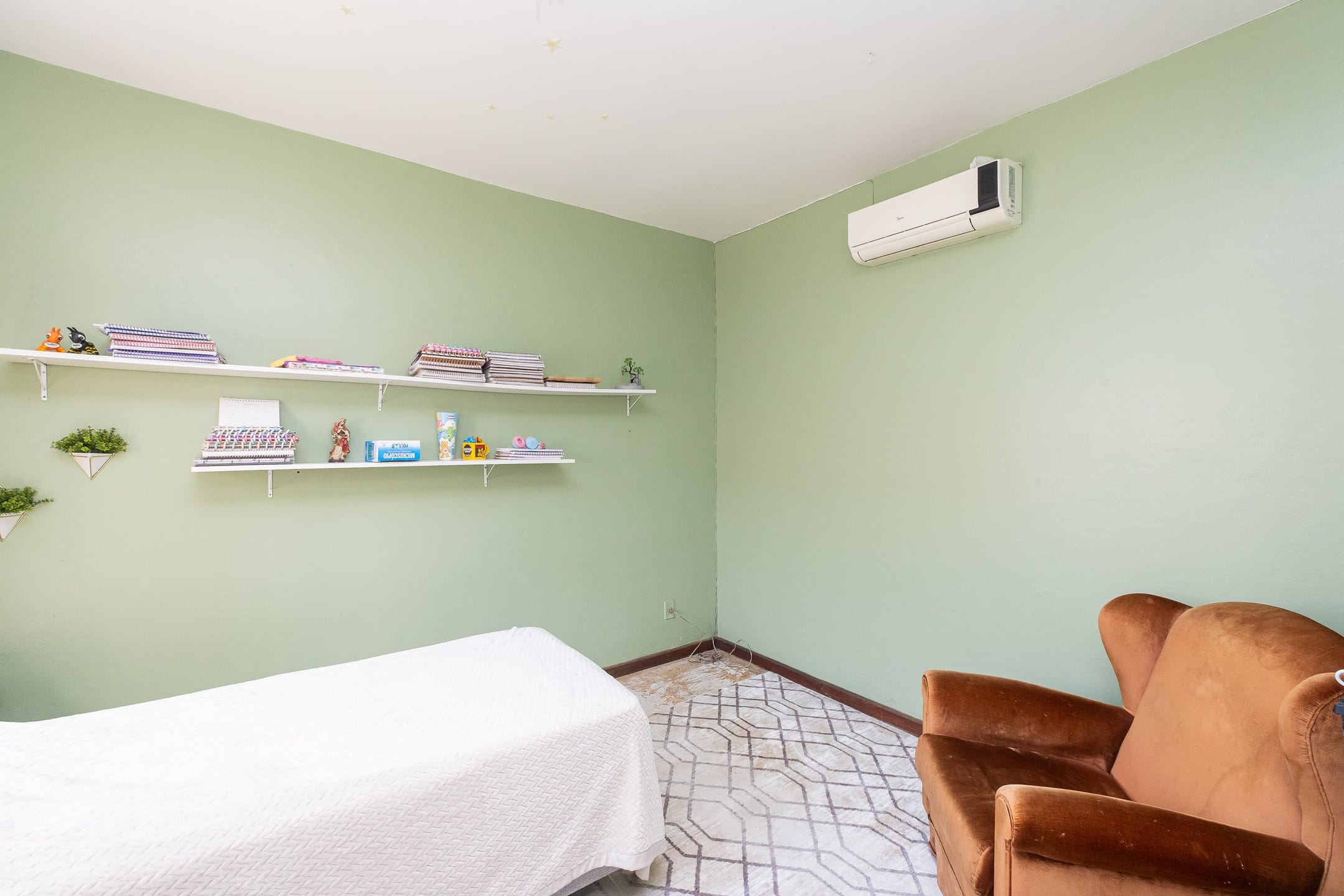Casa à venda no centro de Pelotas - 322 m², 4 quartos (sendo 2 suítes), área gourmet com churrasqueira e amplo pátio com piscina. - 18