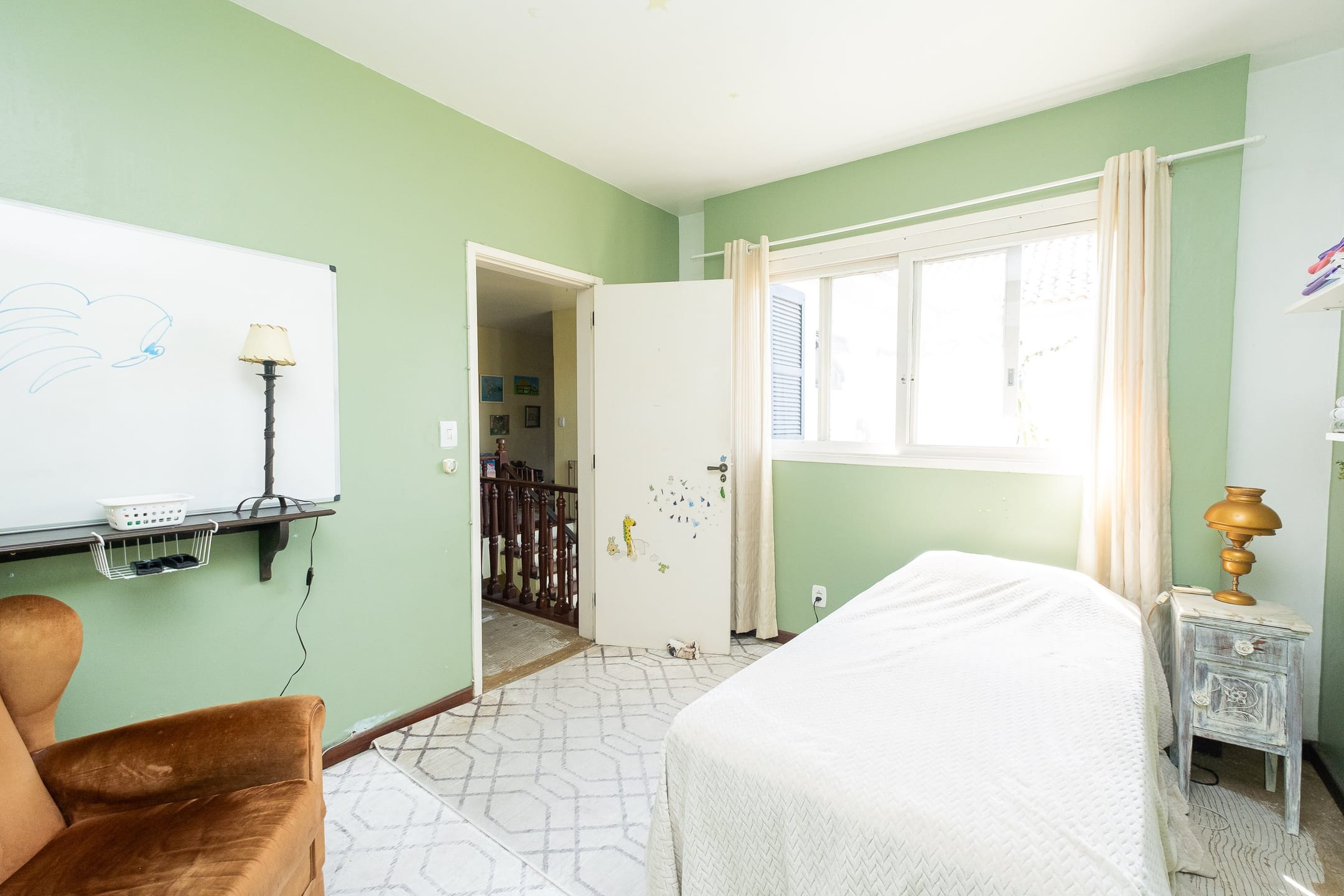 Casa à venda no centro de Pelotas - 322 m², 4 quartos (sendo 2 suítes), área gourmet com churrasqueira e amplo pátio com piscina. - 19
