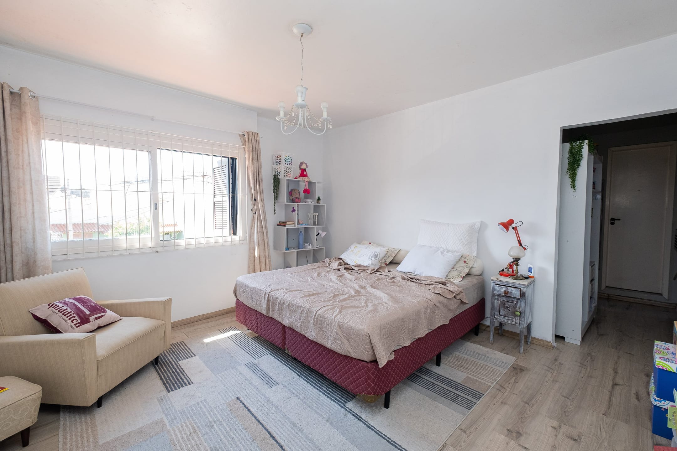 Casa à venda no centro de Pelotas - 322 m², 4 quartos (sendo 2 suítes), área gourmet com churrasqueira e amplo pátio com piscina. - 21