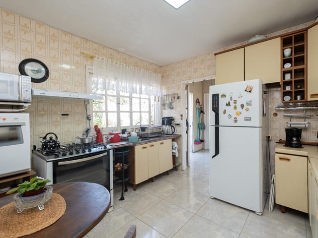 Casa 4 quartos e 2 banheiros, à venda, no bairro Centro em Pelotas