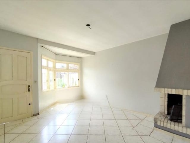 Casa com 300m² 3 quartos e 2 banheiros, para alugar, no bairro São José em São Leopoldo
