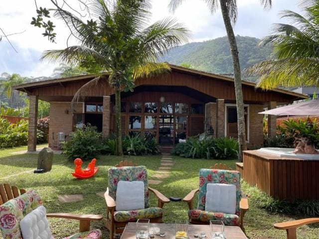 Casa com 950m² 5 quartos e 6 banheiros, à venda, no bairro Perequê-Acu em Ubatuba