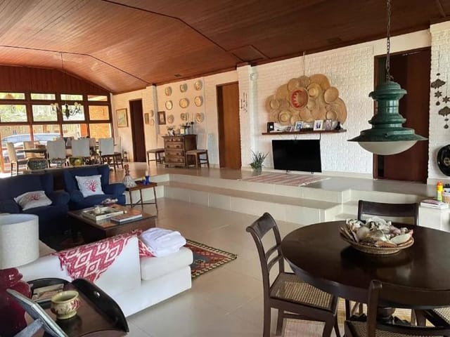 Casa com 950m² 5 quartos e 6 banheiros, à venda, no bairro Perequê-Acu em Ubatuba