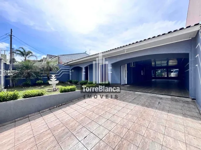 Casa com 572m² 3 quartos e 3 banheiros, à venda, no bairro Contorno em Ponta Grossa