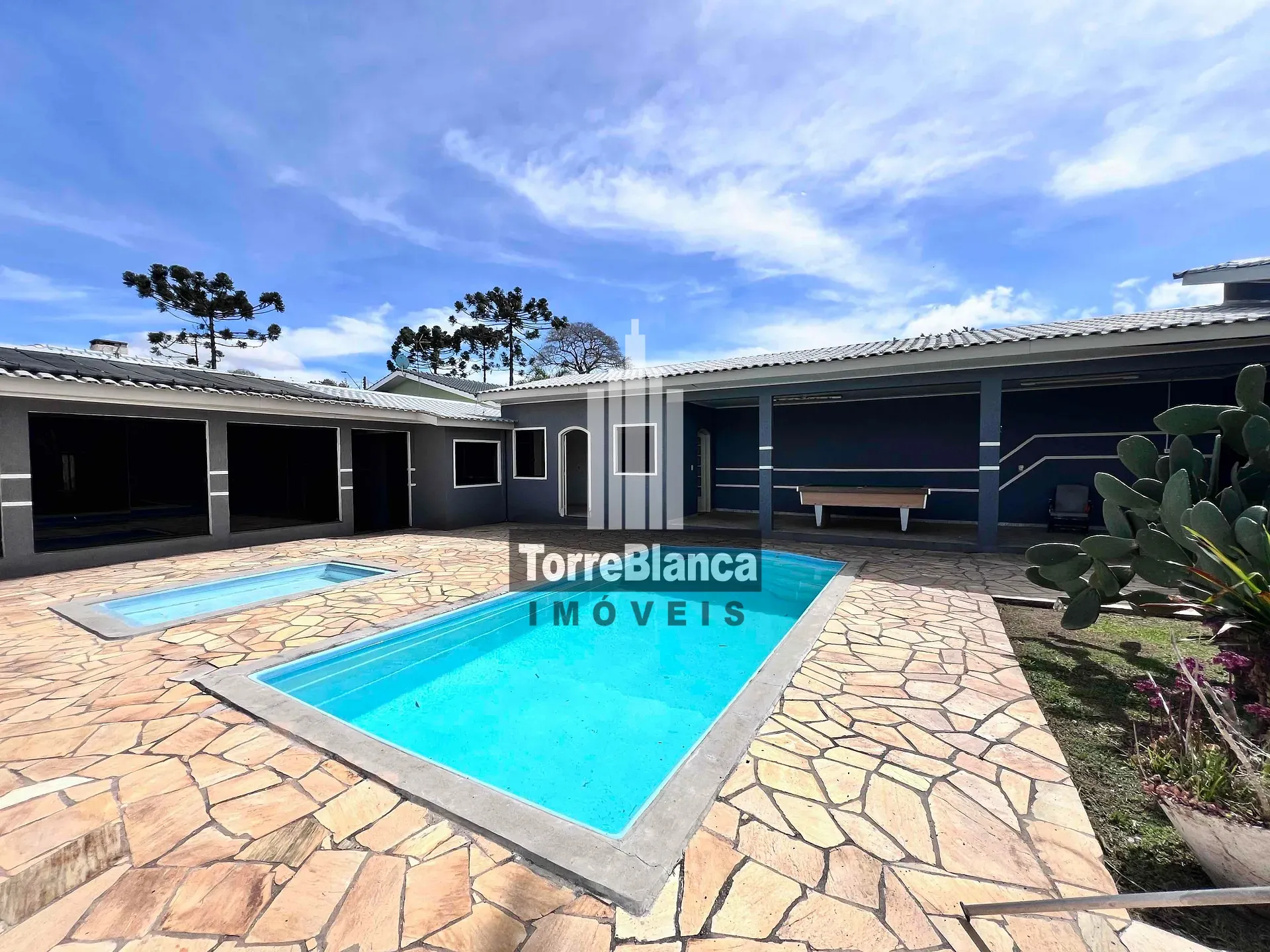Casa, 3 quartos, 340 m² - Foto 1