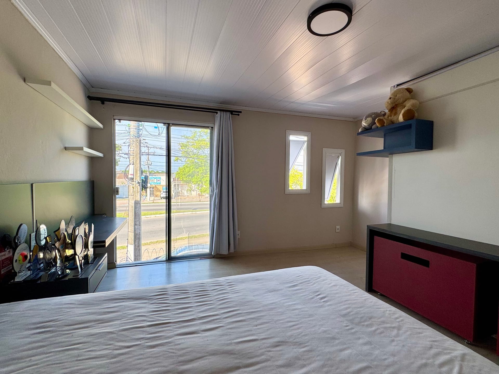 Casa semimobiliada à venda nas Três Vendas - 190m², 2 quartos, móveis planejados, terraço e área gourmet com churrasqueira. - 14