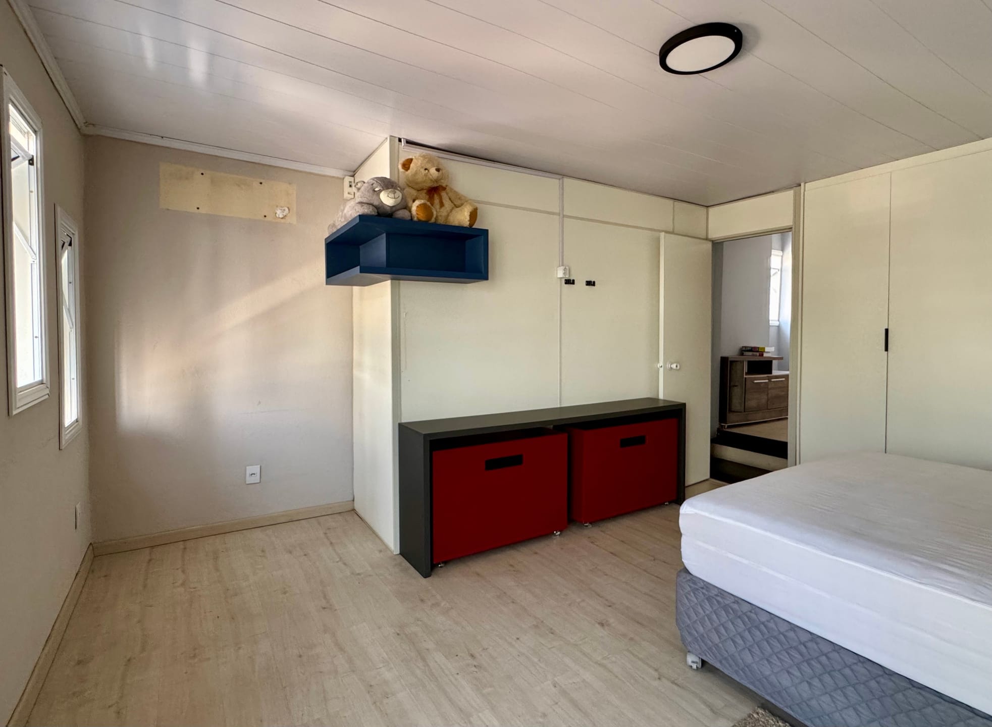 Casa semimobiliada à venda nas Três Vendas - 190m², 2 quartos, móveis planejados, terraço e área gourmet com churrasqueira. - 15