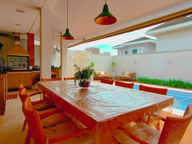 Casa com 250m² 4 quartos e 3 banheiros, à venda, no bairro Urbanova em São José dos Campos