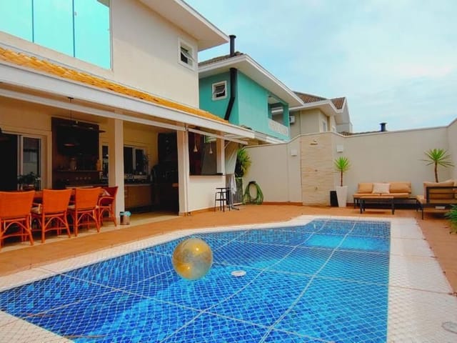 Casa com 250m² 4 quartos e 3 banheiros, à venda, no bairro Urbanova em São José dos Campos