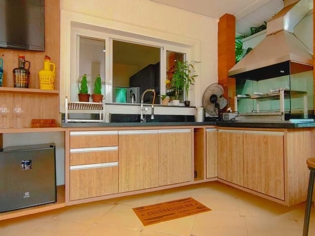 Casa com 250m² 4 quartos e 3 banheiros, à venda, no bairro Urbanova em São José dos Campos