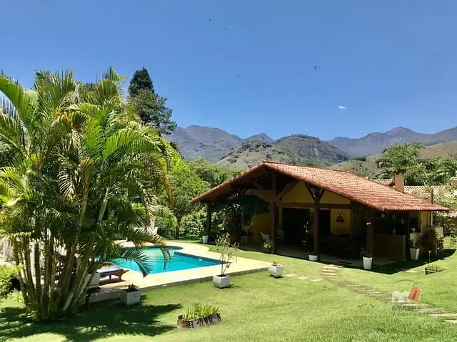 Casa com 2172m² 6 quartos e 6 banheiros, à venda, no bairro Cuiabá em Petrópolis