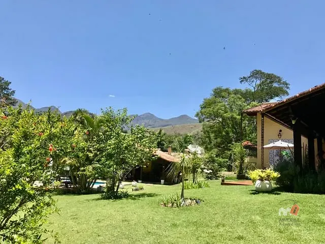 Casa com 2172m² 6 quartos e 6 banheiros, à venda, no bairro Cuiabá em Petrópolis