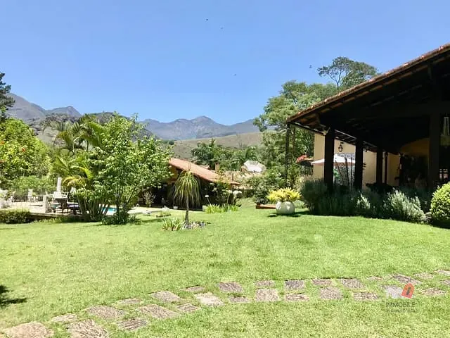 Casa com 2172m² 6 quartos e 6 banheiros, à venda, no bairro Cuiabá em Petrópolis