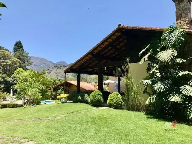 Casa com 2172m² 6 quartos e 6 banheiros, à venda, no bairro Cuiabá em Petrópolis