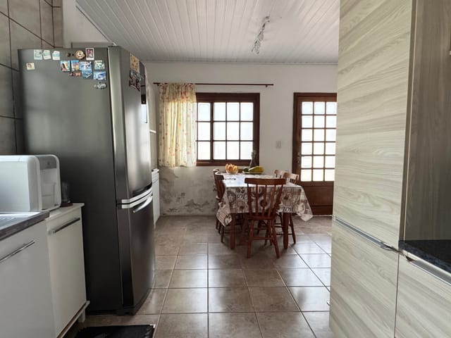Casa com 320m² 3 quartos e 3 banheiros, à venda, no bairro Areal em Pelotas