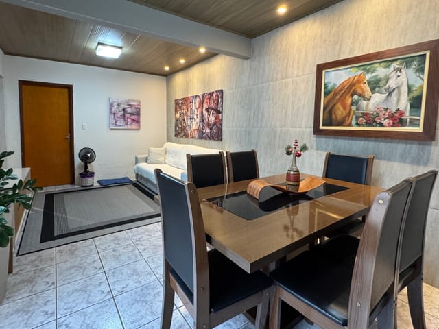 Casa com 320m² 3 quartos e 3 banheiros, à venda, no bairro Areal em Pelotas