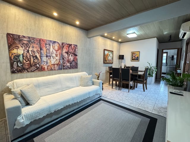 Casa com 320m² 3 quartos e 3 banheiros, à venda, no bairro Areal em Pelotas
