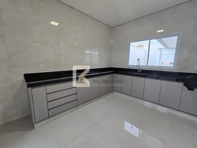 Casa com 150m² 3 quartos e 2 banheiros, à venda, no bairro Jardim Bom Sucesso em Indaiatuba