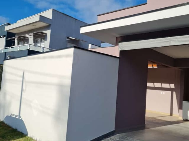 Casa com 218m² 3 quartos e 4 banheiros, à venda, no bairro Parque São Domingos em Pindamonhangaba