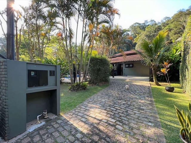 Casa com 893m² 4 quartos e 4 banheiros, à venda, no bairro Chácara São João em Carapicuíba