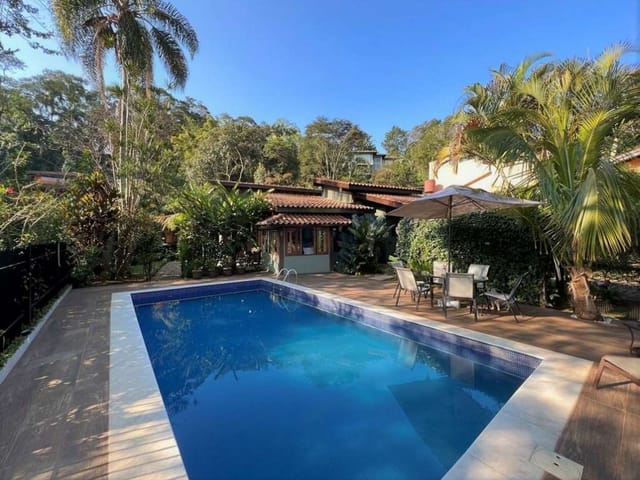 Casa com 893m² 4 quartos e 4 banheiros, à venda, no bairro Chácara São João em Carapicuíba