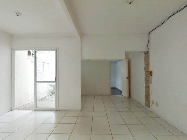 Casa 2 quartos e 1 banheiro, à venda, no bairro Três Vendas em Pelotas