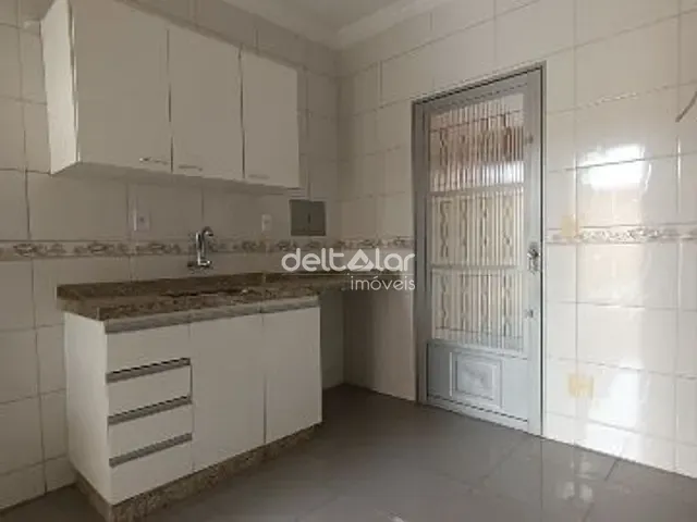 Casa com 180m² 3 quartos e 3 banheiros, à venda, no bairro Vila Cloris em Belo Horizonte