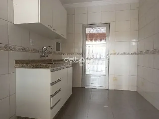 Casa com 180m² 3 quartos e 3 banheiros, à venda, no bairro Vila Cloris em Belo Horizonte