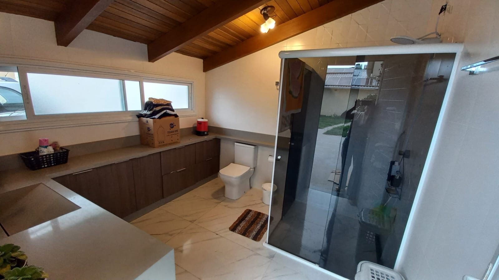 Casa à venda no Laranjal, Pelotas - 150 m² 3 quartos (sendo 1 suíte com closet), espaço gourmet com churrasqueira, piscina e amplo pátio. - 8