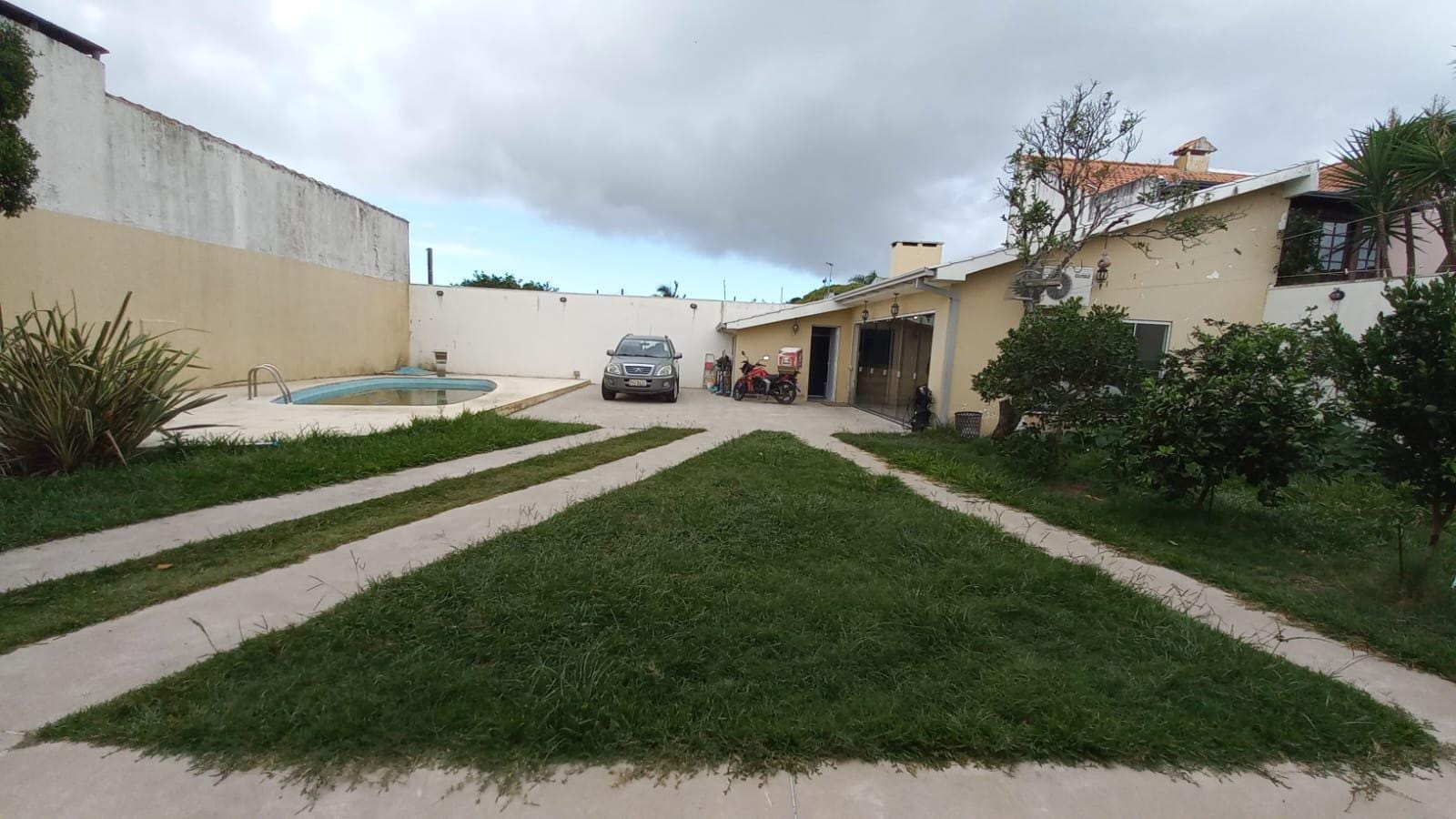 Casa à venda no Laranjal, Pelotas - 150 m² 3 quartos (sendo 1 suíte com closet), espaço gourmet com churrasqueira, piscina e amplo pátio. - 23