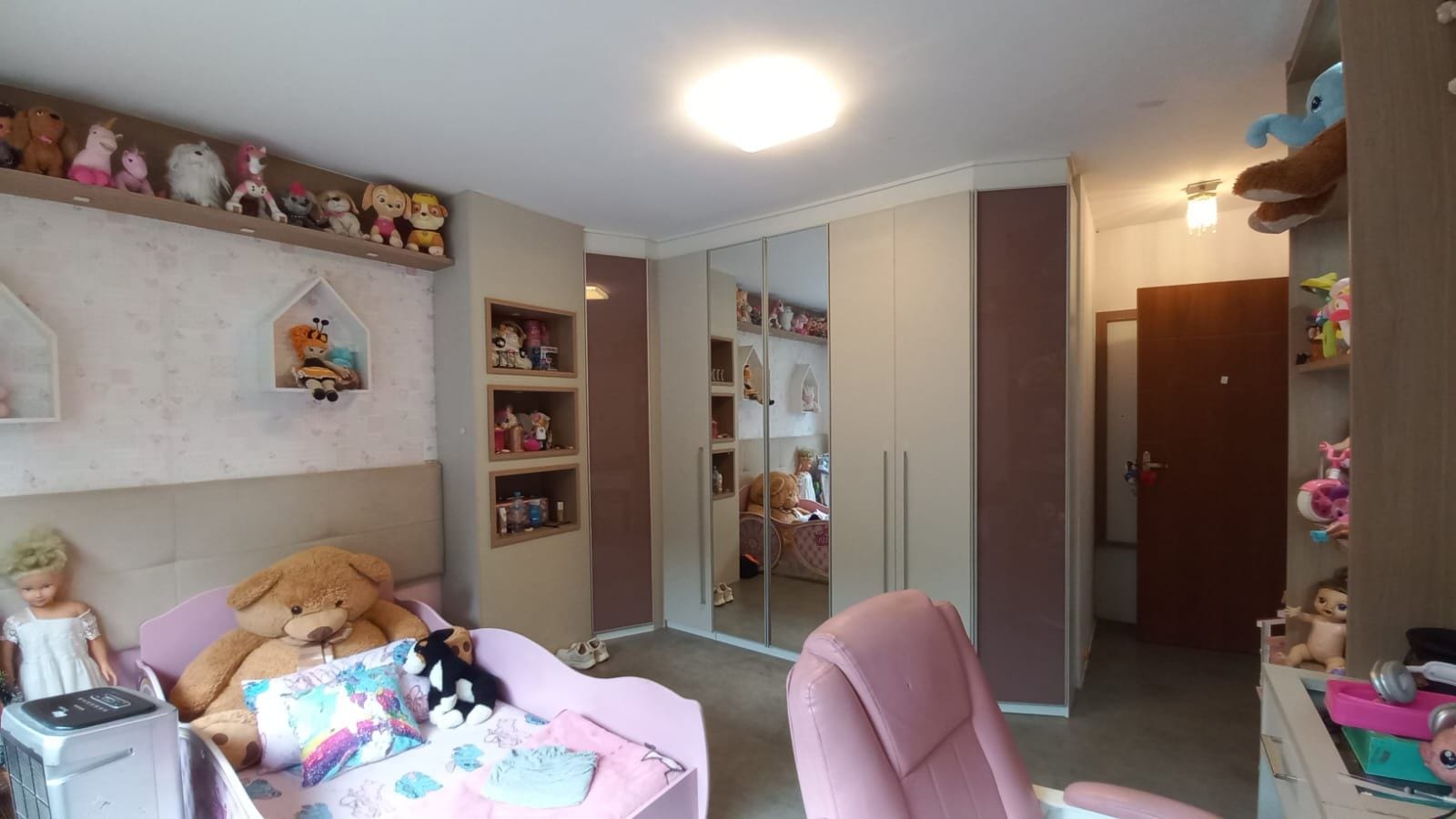 Casa à venda no Laranjal, Pelotas - 150 m² 3 quartos (sendo 1 suíte com closet), espaço gourmet com churrasqueira, piscina e amplo pátio. - 15