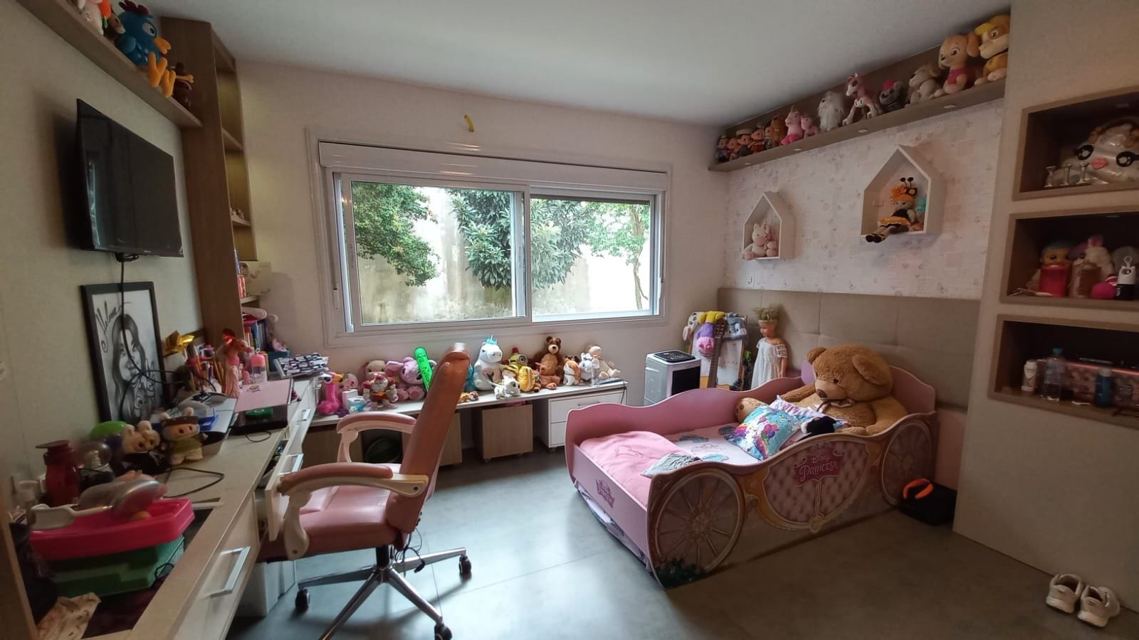 Casa à venda no Laranjal, Pelotas - 150 m² 3 quartos (sendo 1 suíte com closet), espaço gourmet com churrasqueira, piscina e amplo pátio. - 14