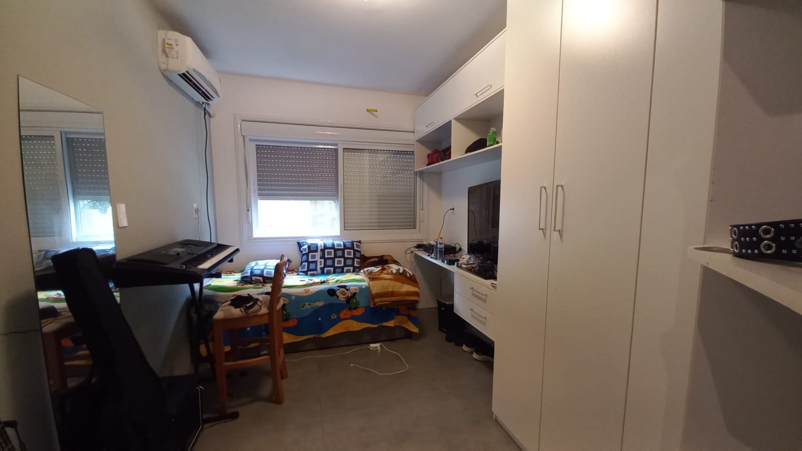 Casa à venda no Laranjal, Pelotas - 150 m² 3 quartos (sendo 1 suíte com closet), espaço gourmet com churrasqueira, piscina e amplo pátio. - 17