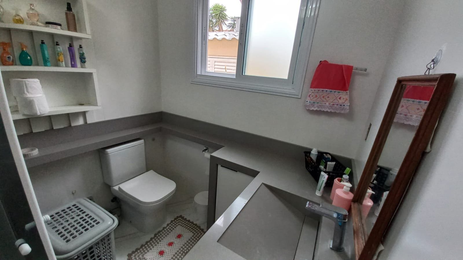 Casa à venda no Laranjal, Pelotas - 150 m² 3 quartos (sendo 1 suíte com closet), espaço gourmet com churrasqueira, piscina e amplo pátio. - 20