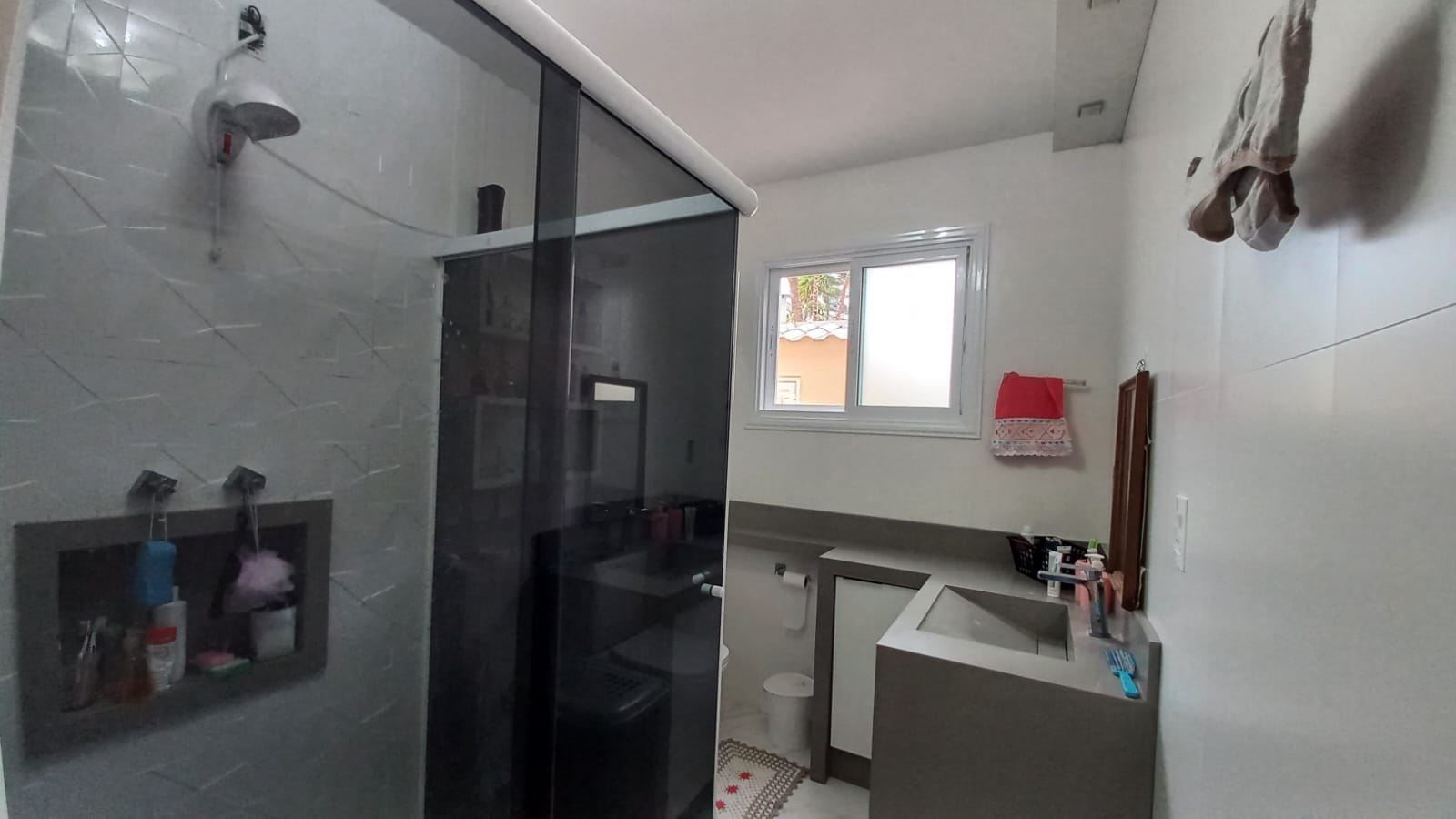 Casa à venda no Laranjal, Pelotas - 150 m² 3 quartos (sendo 1 suíte com closet), espaço gourmet com churrasqueira, piscina e amplo pátio. - 19