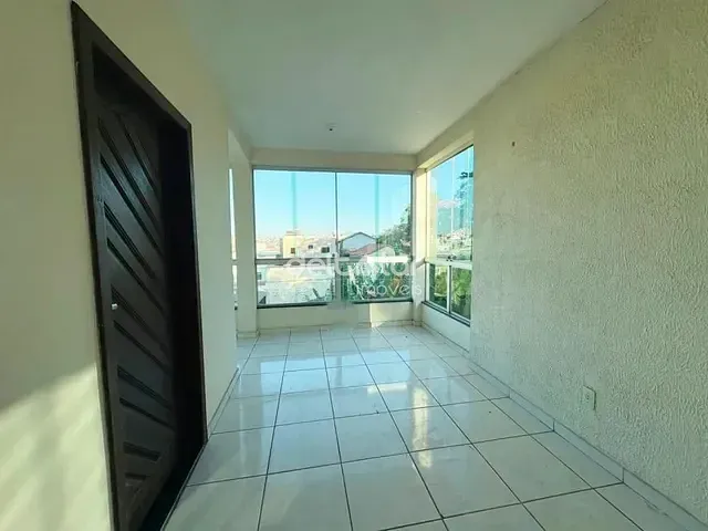 Casa com 102m² 3 quartos e 2 banheiros, para alugar, no bairro Planalto em Belo Horizonte