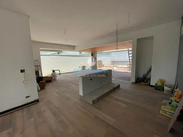 Casa com 450m² 3 quartos e 3 banheiros, à venda, no bairro Colinas do Paratehy em São José dos Campos