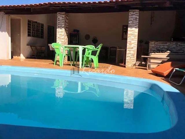 Casa 2 quartos e 3 banheiros, à venda ou para alugar, no bairro Conjunto Novo Centauro em Arapongas