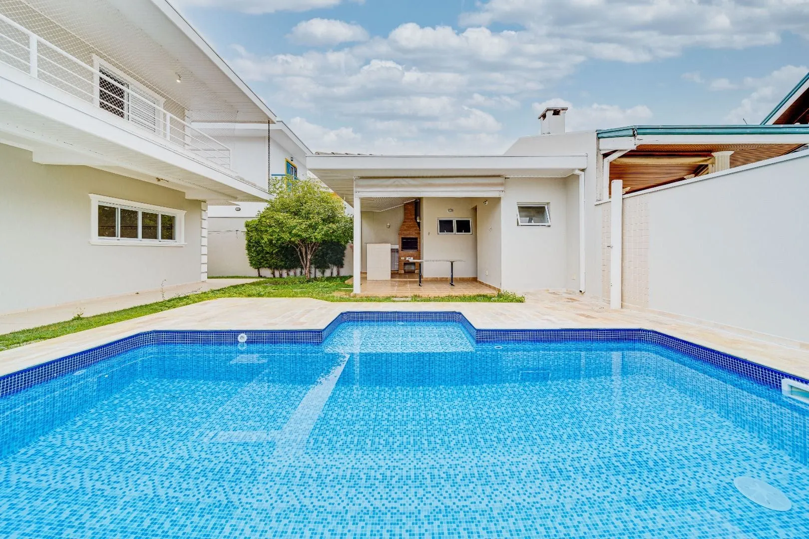 Casa, 4 quartos, 320 m² - Foto 1