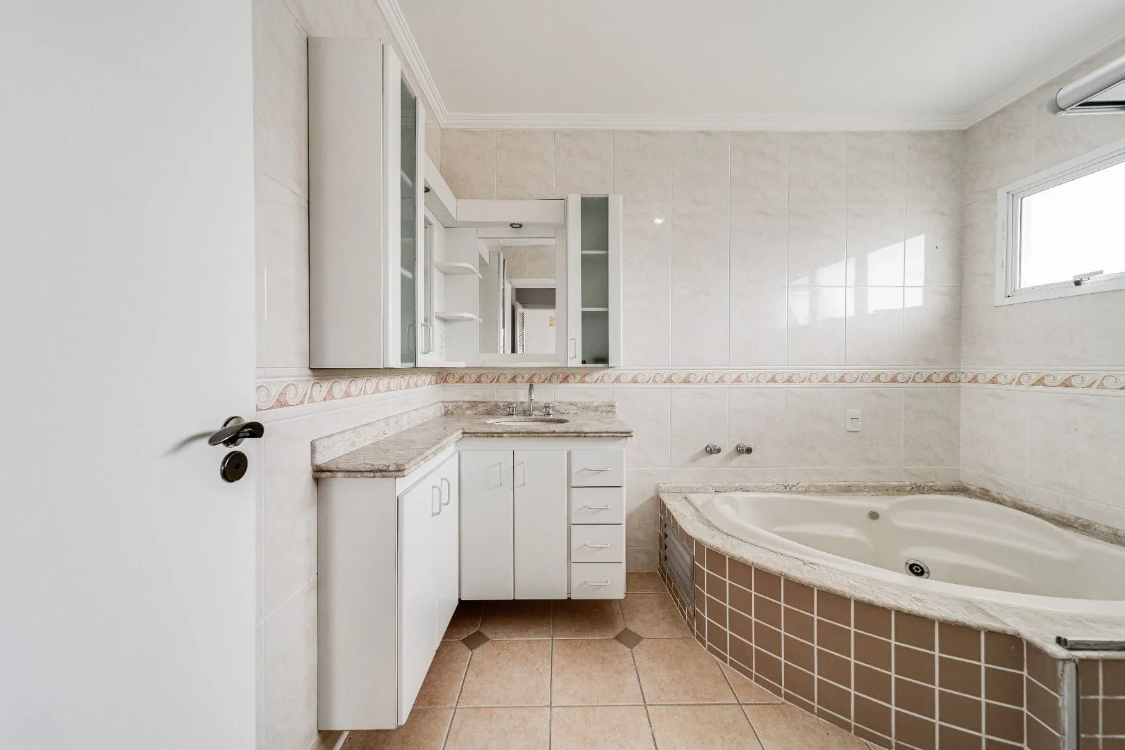 Casa, 4 quartos, 320 m² - Foto 32