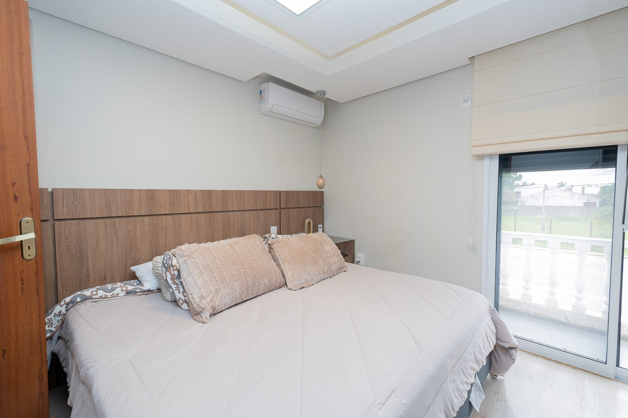 Casa à venda no Laranjal, Pelotas - 252 m², 4 quartos (sendo 1 suíte), móveis planejados e ampla área de lazer com churrasqueira e piscina, - 14