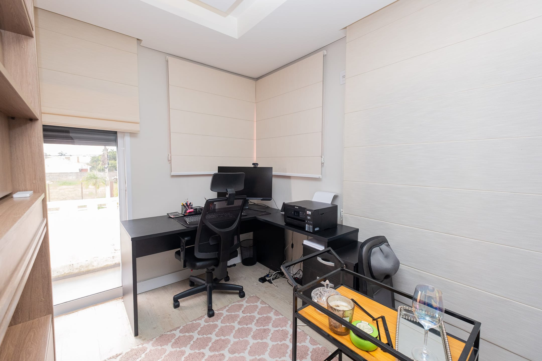 Casa à venda no Laranjal, Pelotas - 252 m², 4 quartos (sendo 1 suíte), móveis planejados e ampla área de lazer com churrasqueira e piscina, - 16