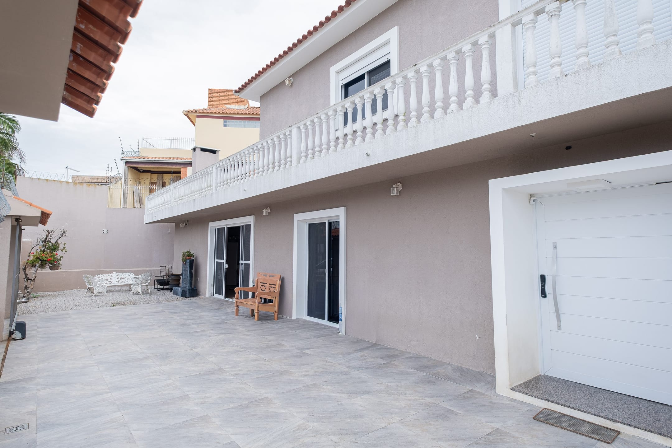Casa à venda no Laranjal, Pelotas - 252 m², 4 quartos (sendo 1 suíte), móveis planejados e ampla área de lazer com churrasqueira e piscina, - 27