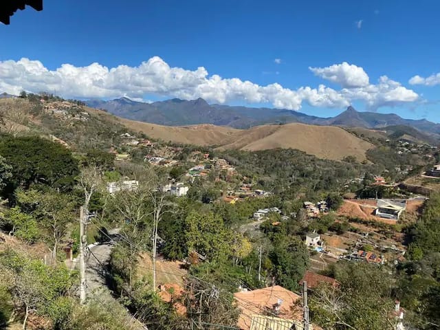 Casa com 1573m² 4 quartos e 1 banheiro, à venda, no bairro Itaipava em Petrópolis